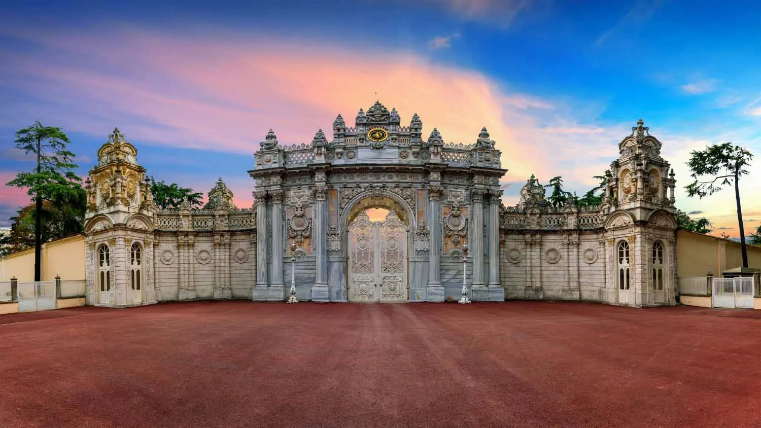 Dolmabahce Palace Tour and Bosphorus Sunset Cruise