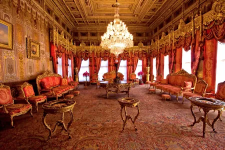 Dolmabahce Palace Tour and Bosphorus Sunset Cruise