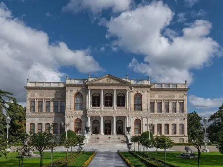 Dolmabahce Palace Tour and Bosphorus Sunset Cruise