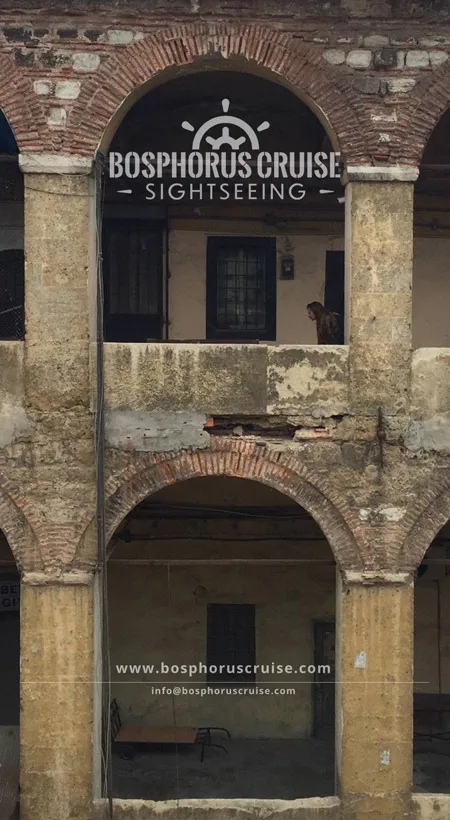 IIstanbul Walking Tour with Enchanting Bosphorus Sunset Cruise