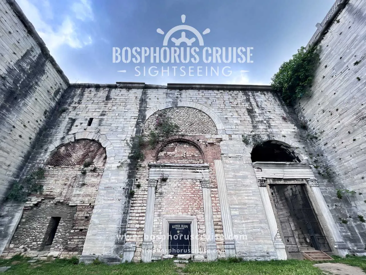 Istanbul Multicultural Heritage Tour and Bosphorus Sunset Cruise