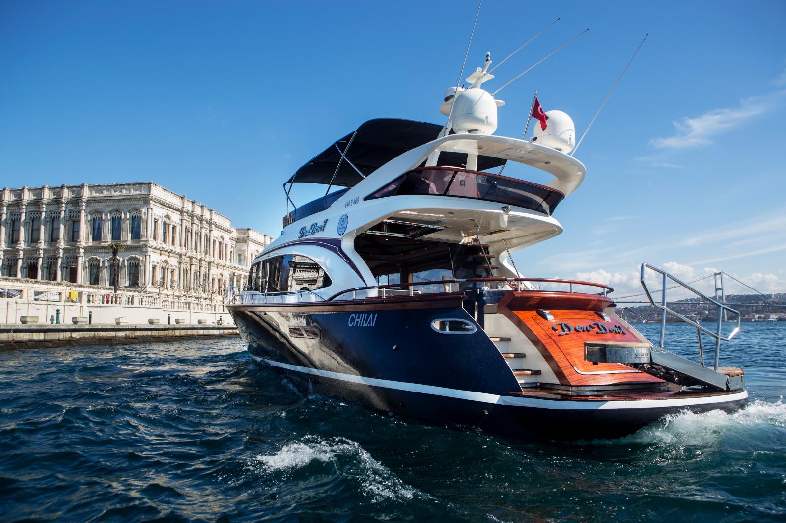 10ft - DenDen 7 Yacht