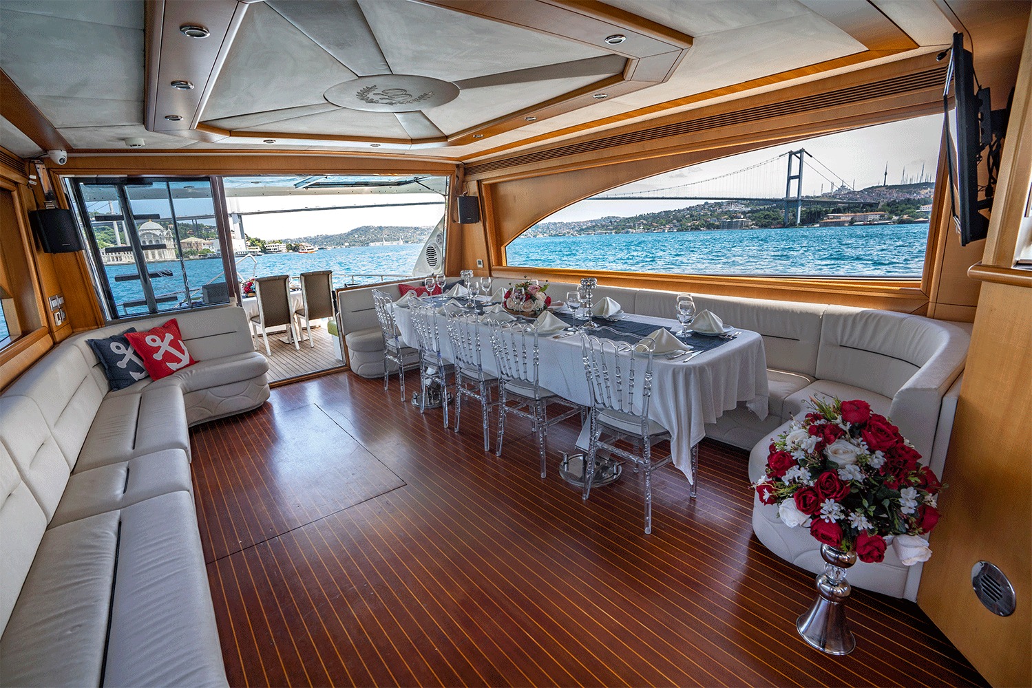 10ft - DenDen 7 Yacht