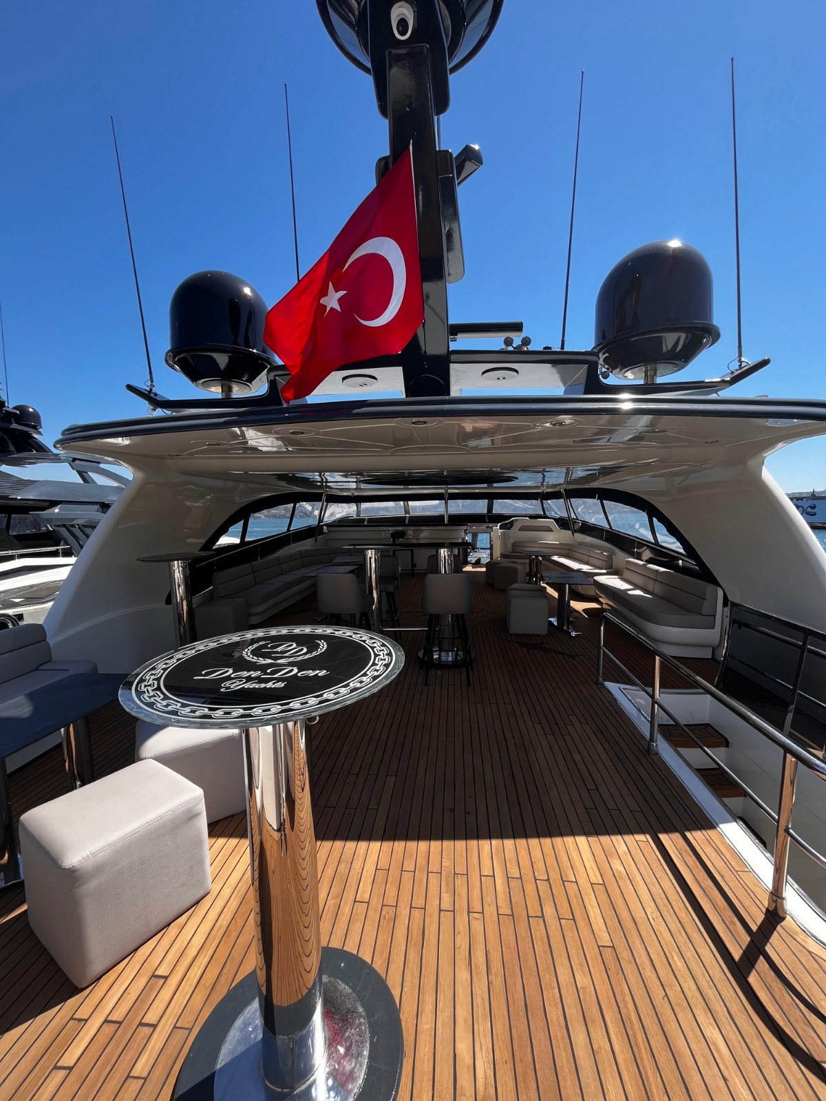 24ft- Mega Yacht
