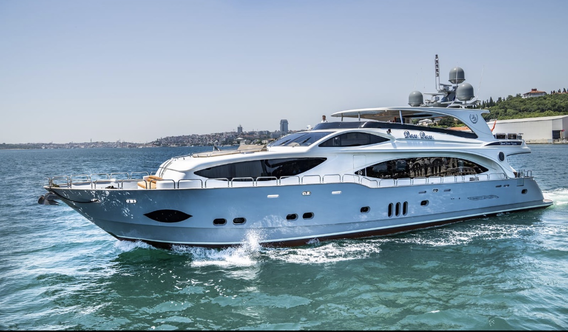 24ft- Mega Yacht